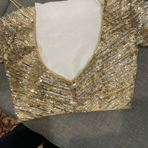 Original designer show stopper lehenga size6 in gold and silver color - Picture 6 of 10